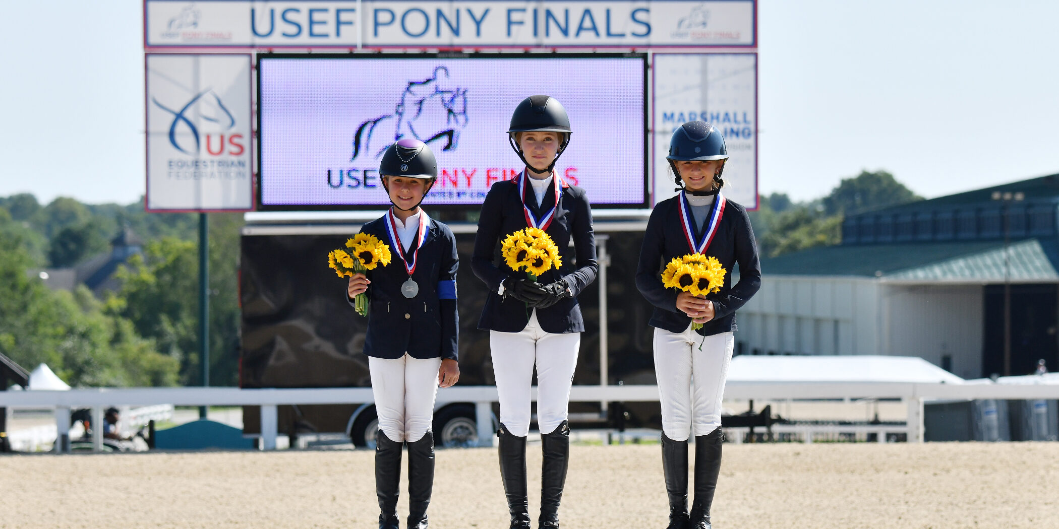 JMP_3068IndividualPodium_front